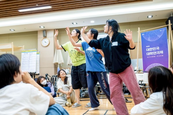 용인문화재단, 예술협동조합 C.R.A와 업무협약 체결_사진2.jpg