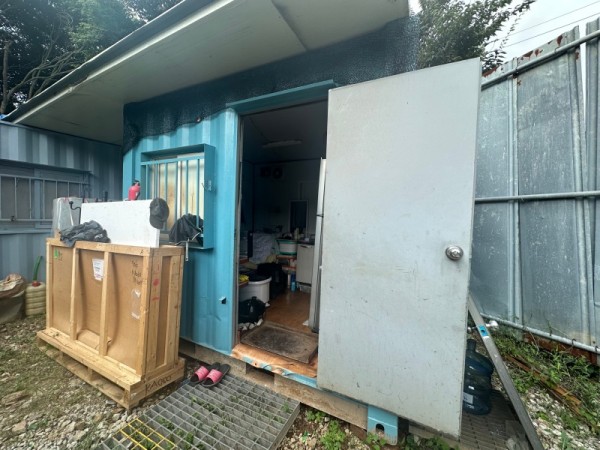 4-1. 이사 전 박씨가 거주하던 컨테이너.jpeg