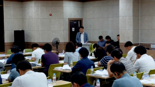 3. 12일 용인특례시 처인구 모현읍 행정복지센터에서 열린 주민설명회 모습.png