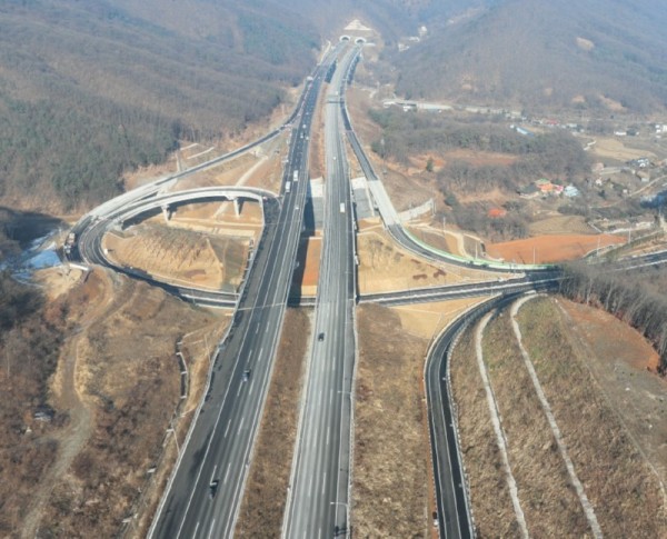 6-2. 남용인IC. 한국도로공사 제공.jpg