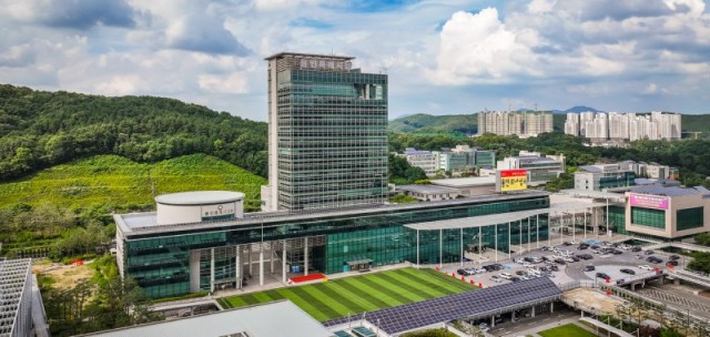 1. 용인특례시청사 전경.jpg